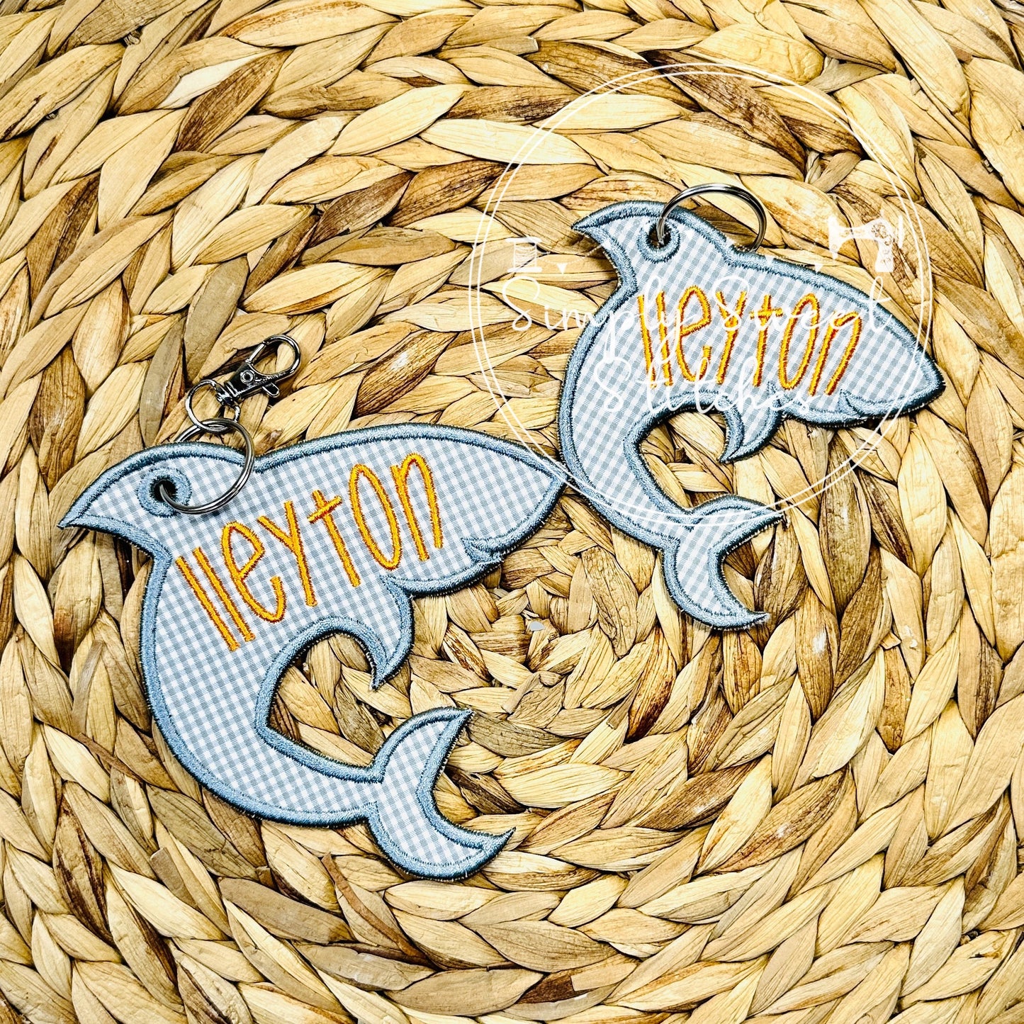 2352 - SHARK APPLIQUE - BAG TAG