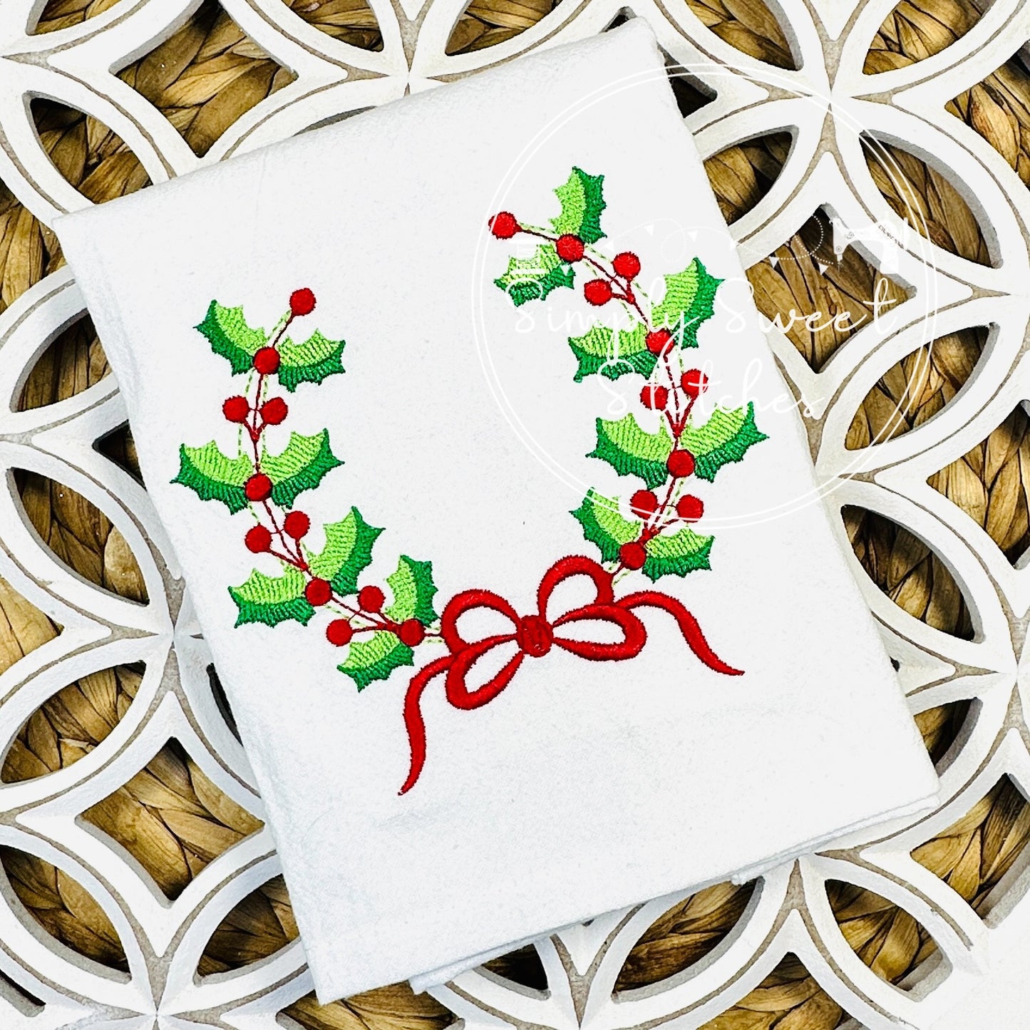 2826 - HOLLY WREATH FRAME | EMBROIDERY KITCHEN TOWELS