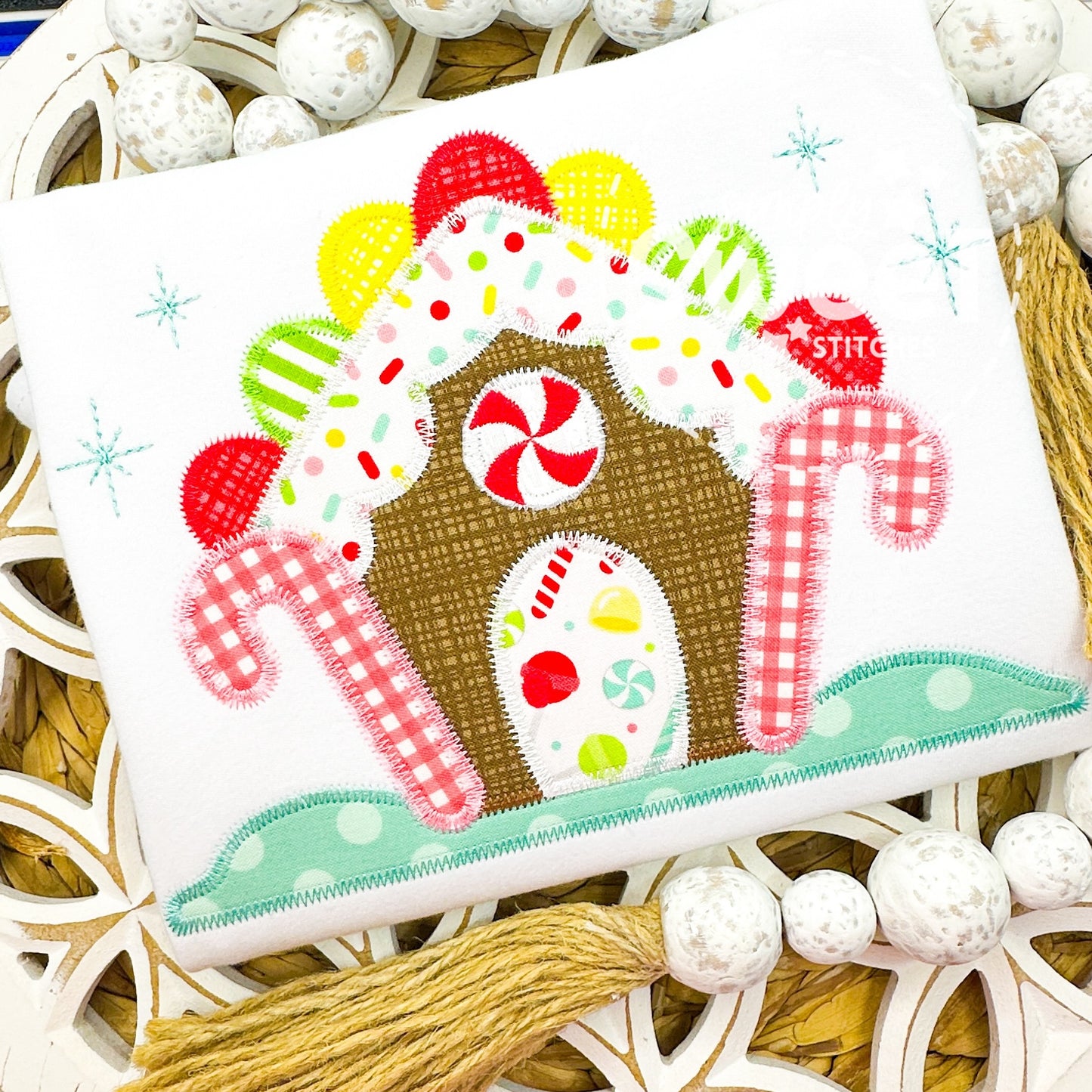 2911 | GINGERBREAD HOUSE | APPLIQUE SHIRT