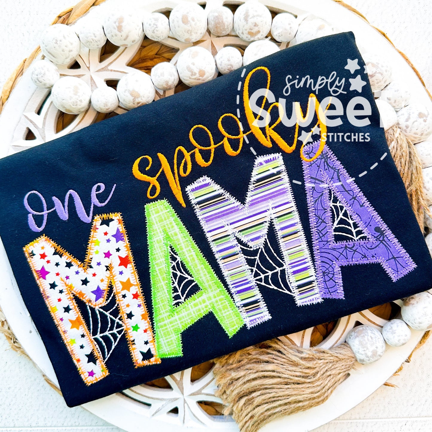 2307 - ONE SPOOKY MAMA - APPLIQUE ADULT SHIRT