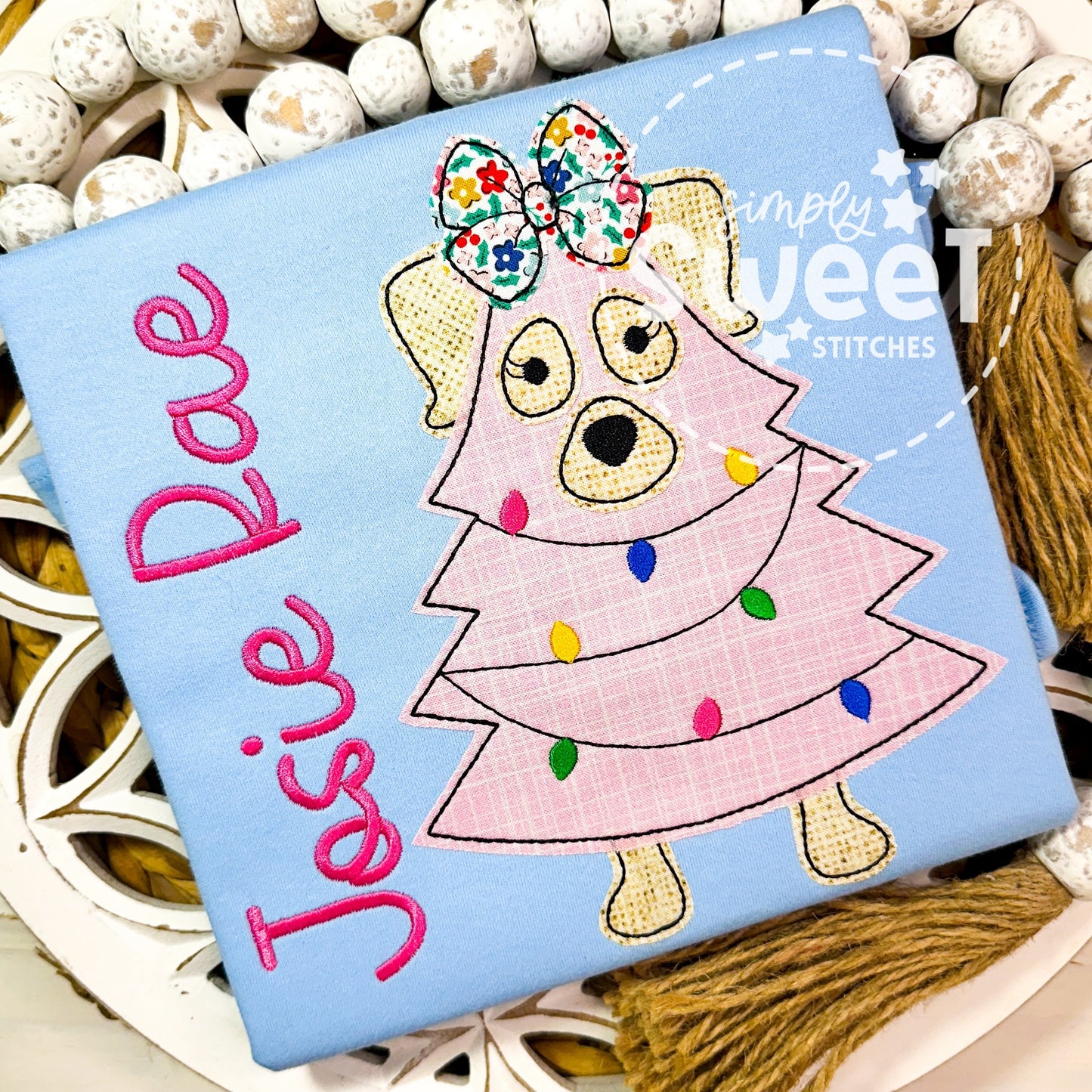 2597 - CHRISTMAS GIRL PUP - APPLIQUE CHILD SHIRT