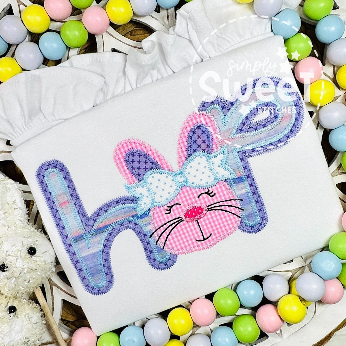 2698 - HOP BUNNY FACE GIRL ZZ STITCH - APPLIQUE CHILD SHIRT