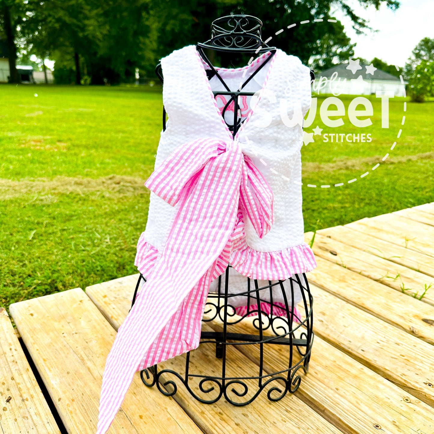 2802 - MONOGRAMMED / EMBROIDERED NAME - SEERSUCKER SWING BACK SET