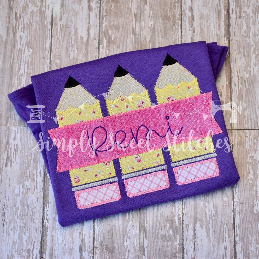 1445 - PENCIL TRIO WITH NAME BANNER - APPLIQUE CHILD SHIRT