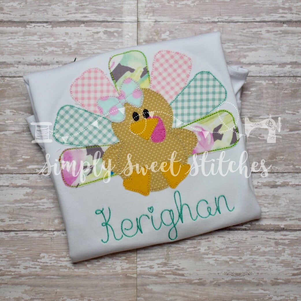 1479 - GIRL TURKEY WITH BOW - APPLIQUE CHILD SHIRT