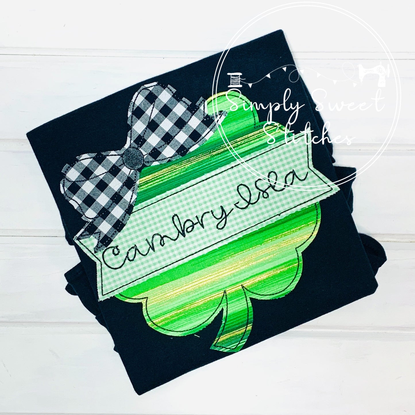 1358 - GIRL SHAMROCK WITH NAME BANNER - APPLIQUE CHILD SHIRT