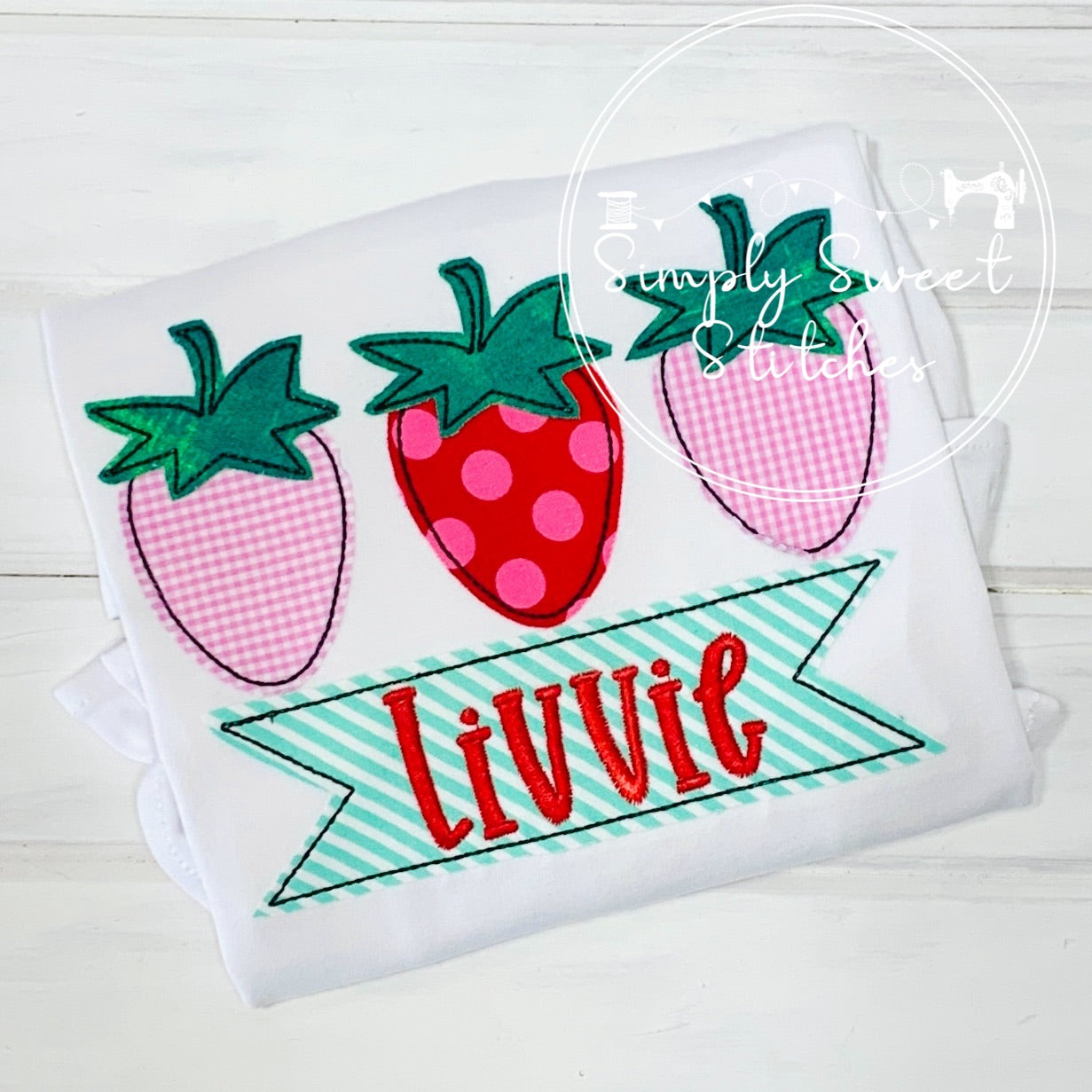 1528 - STRAWBERRY TRIO WITH NAME BANNER - APPLIQUE CHILD SHIRT
