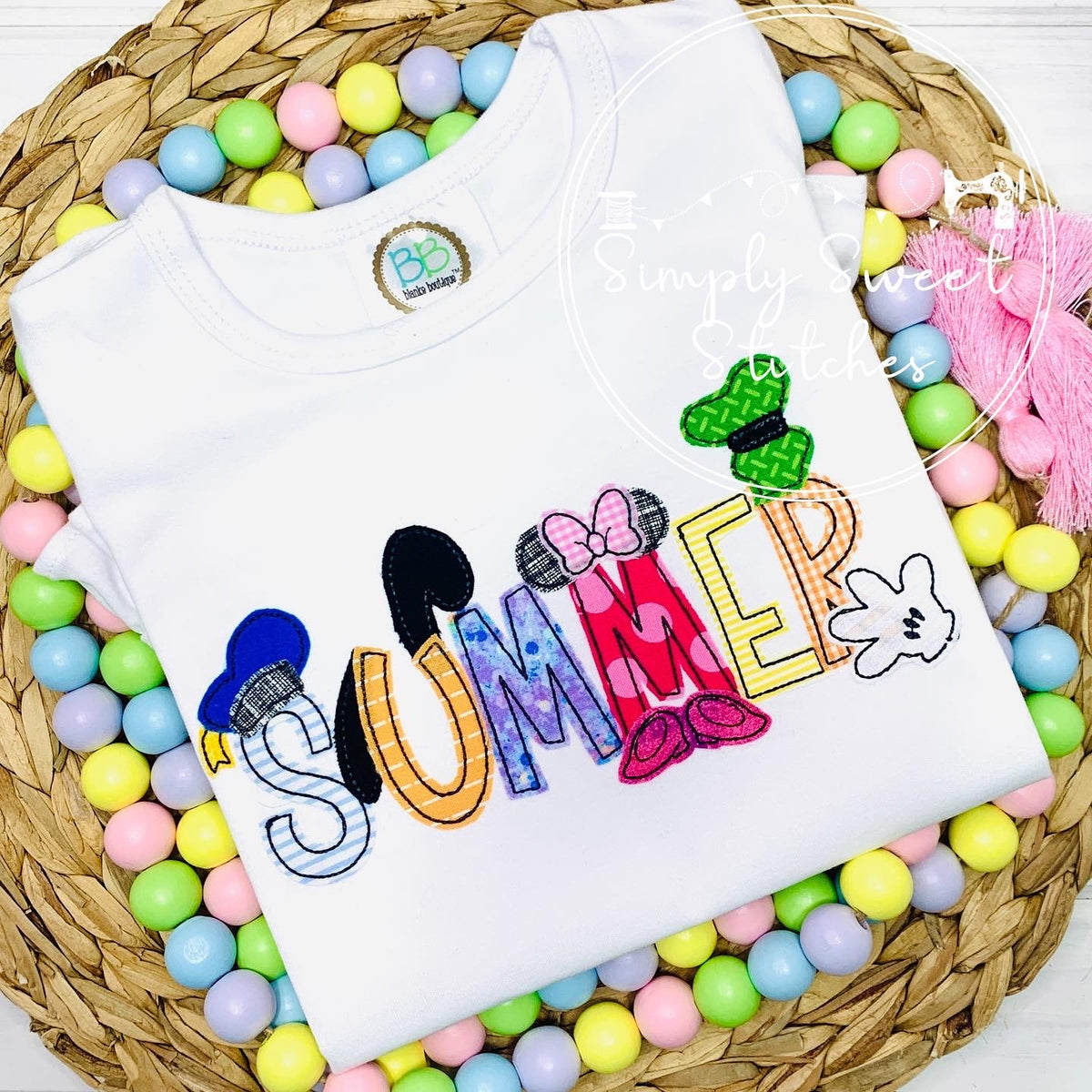 2284 - GIRL MOUSE AND FRIENDS NAME - APPLIQUE CHILD SHIRT