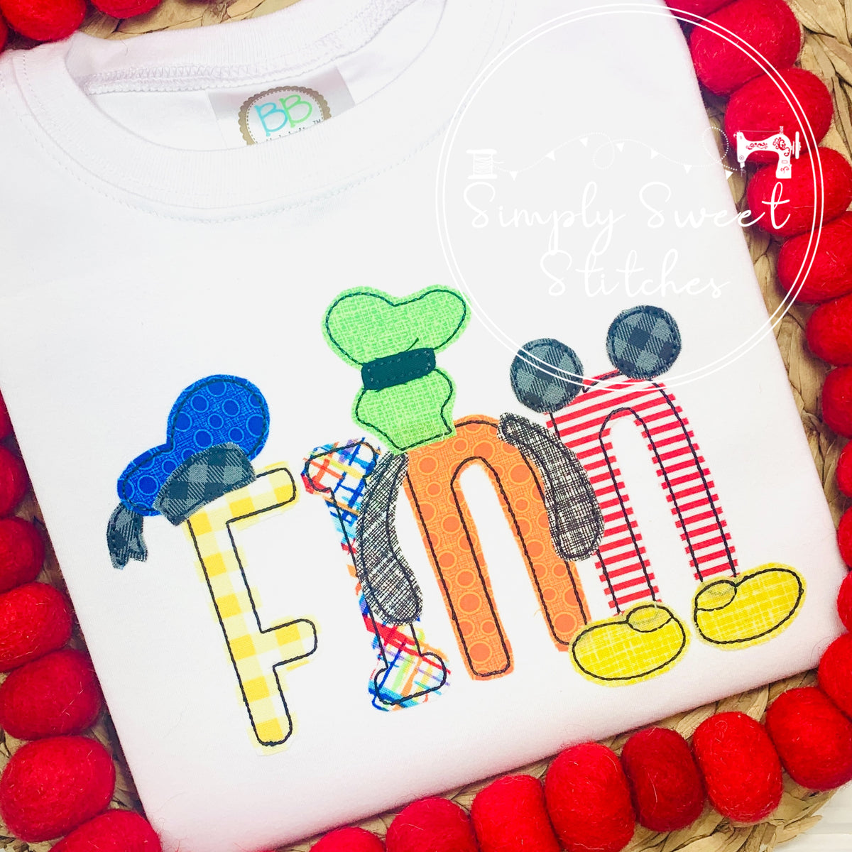 2284 - GIRL MOUSE AND FRIENDS NAME - APPLIQUE CHILD SHIRT