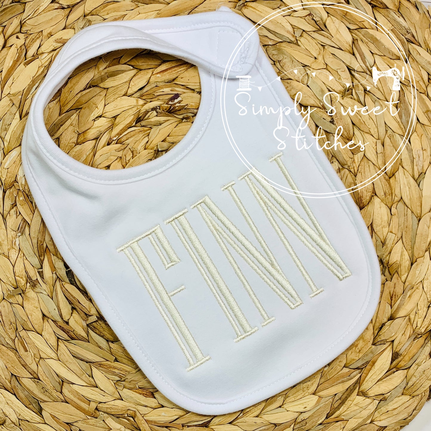 1218 - BOY NAME - EMBROIDERY BIB