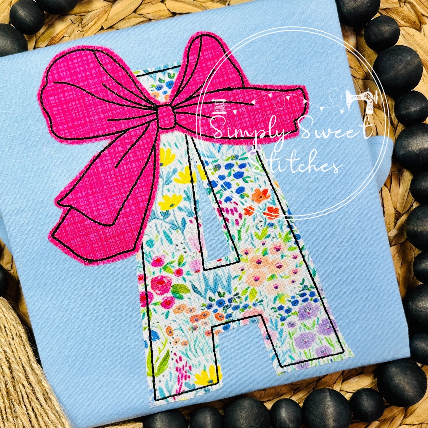 1918 - APPLIQUE LETTER WITH BOW - APPLIQUE CHILD SHIRT