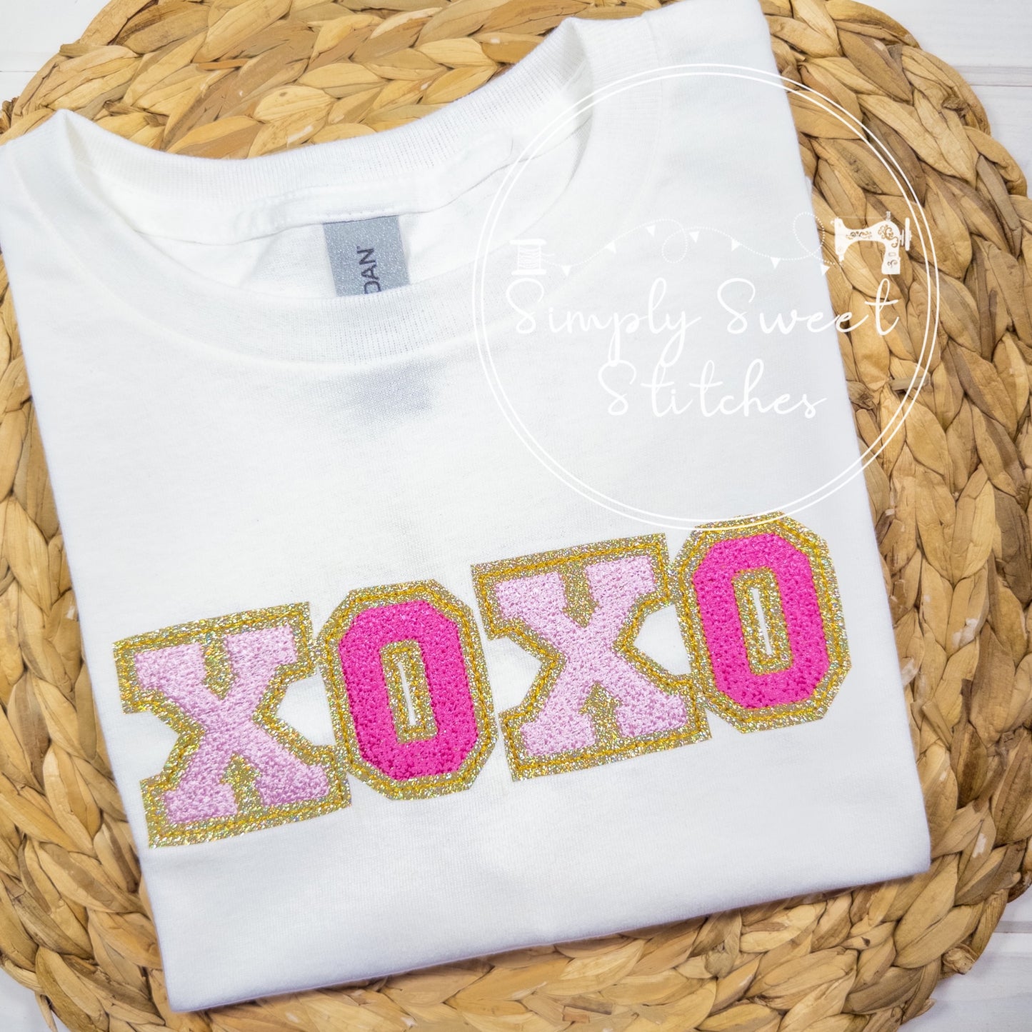2440 - XOXO FAUX CHENILLE - APPLIQUE CHILD SHIRT