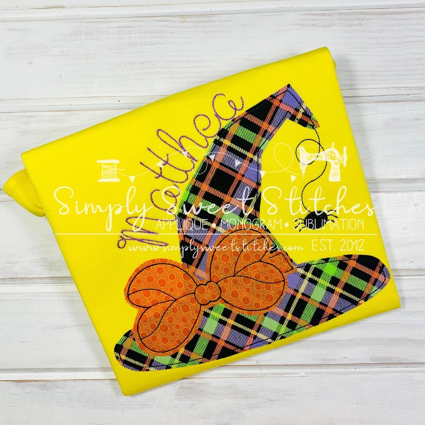 1257 - WITCH HAT WITH BOW - APPLIQUE CHILD SHIRT