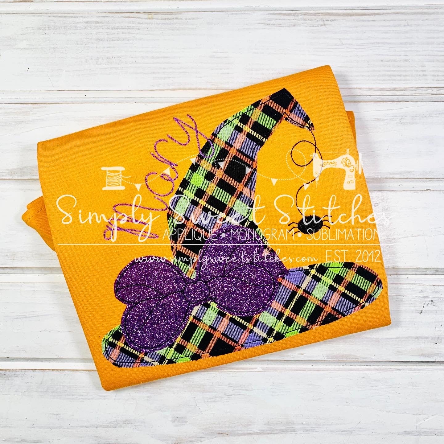 1257 - WITCH HAT WITH BOW - APPLIQUE CHILD SHIRT