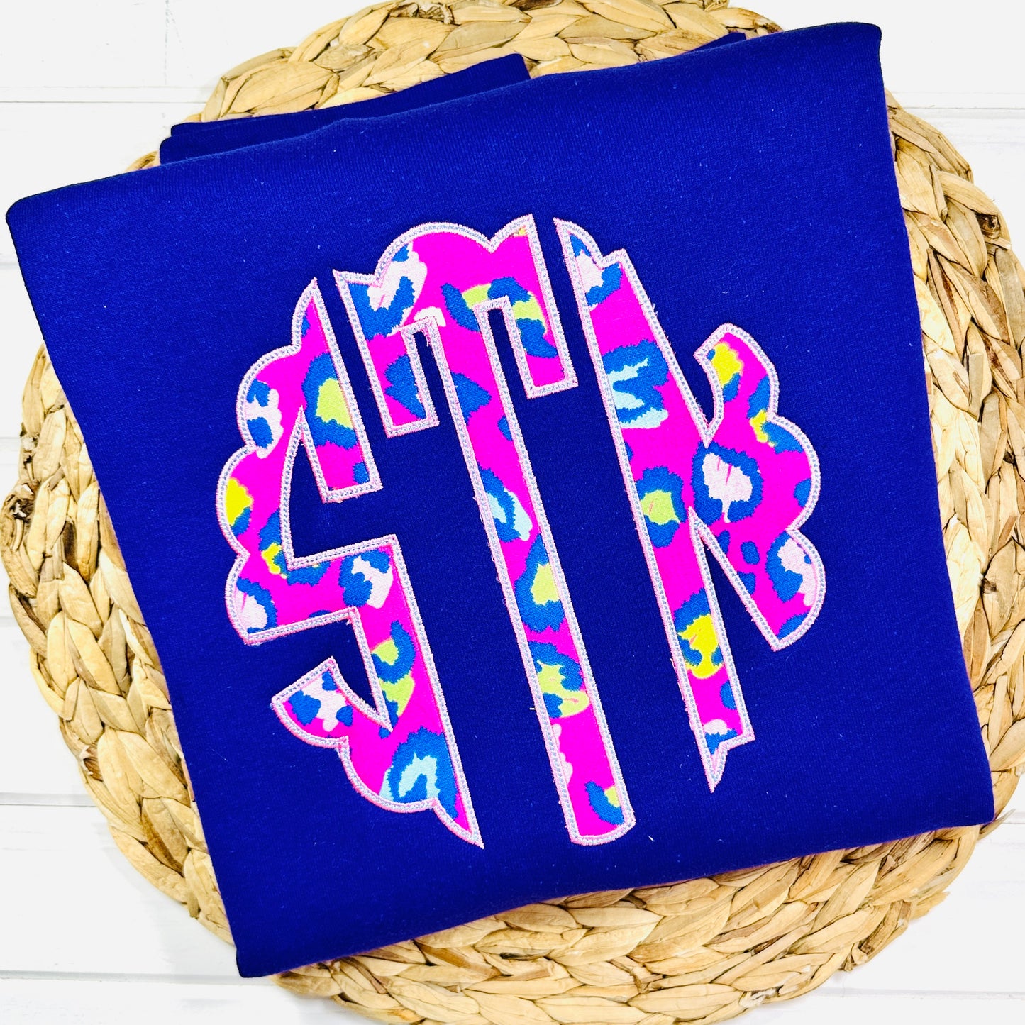 1136 - SCALLOP MONOGRAM - APPLIQUE CHILD SWEATSHIRT