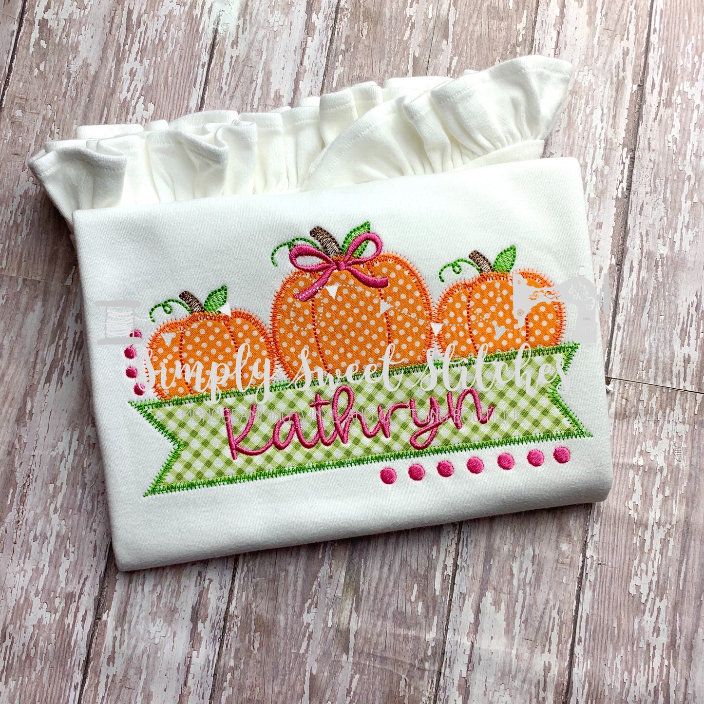1186 - GIRLY PUMPKIN TRIO WITH BANNER - APPLIQUE CHILD SHIRT