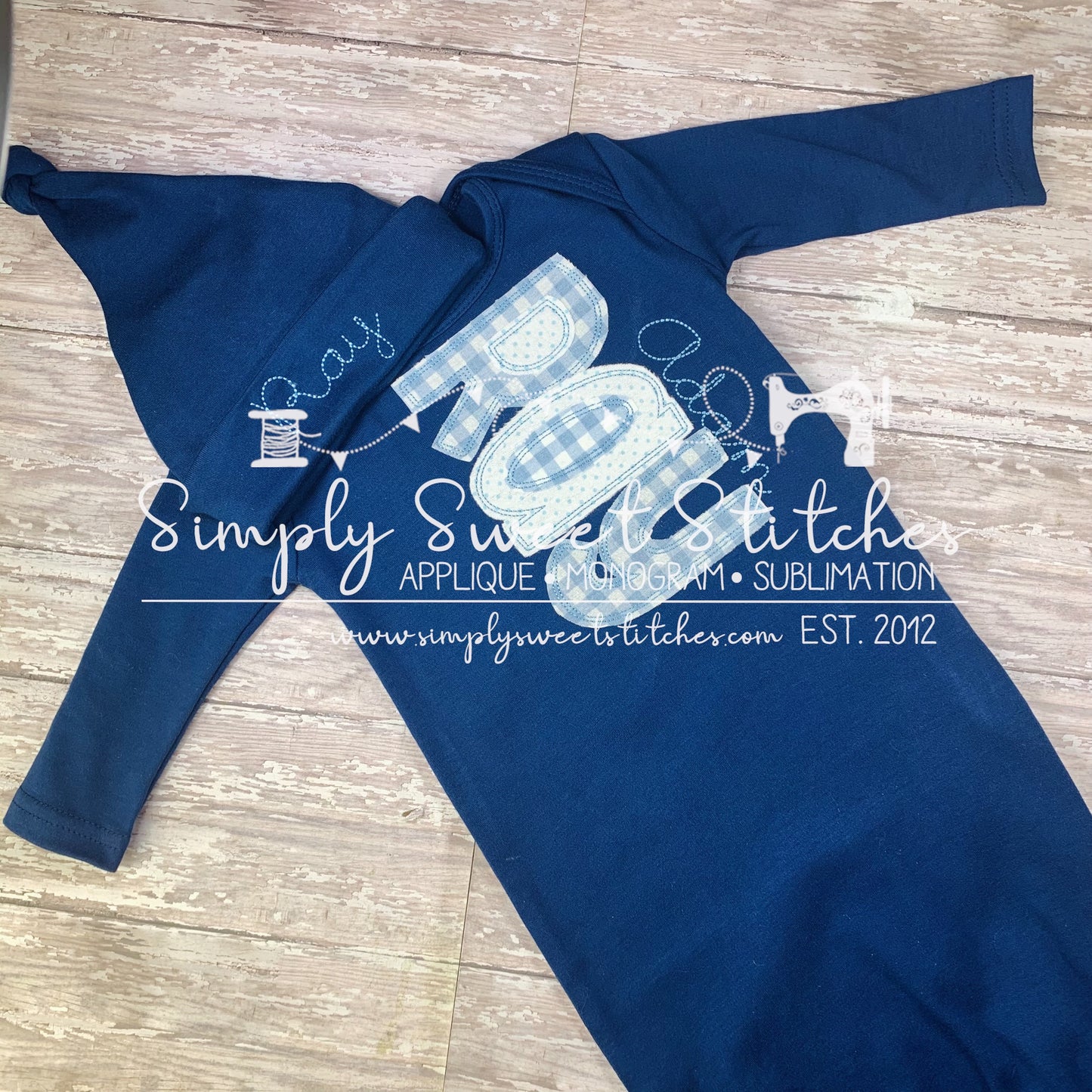 1029 - BOY NAME - APPLIQUE BABY GOWN