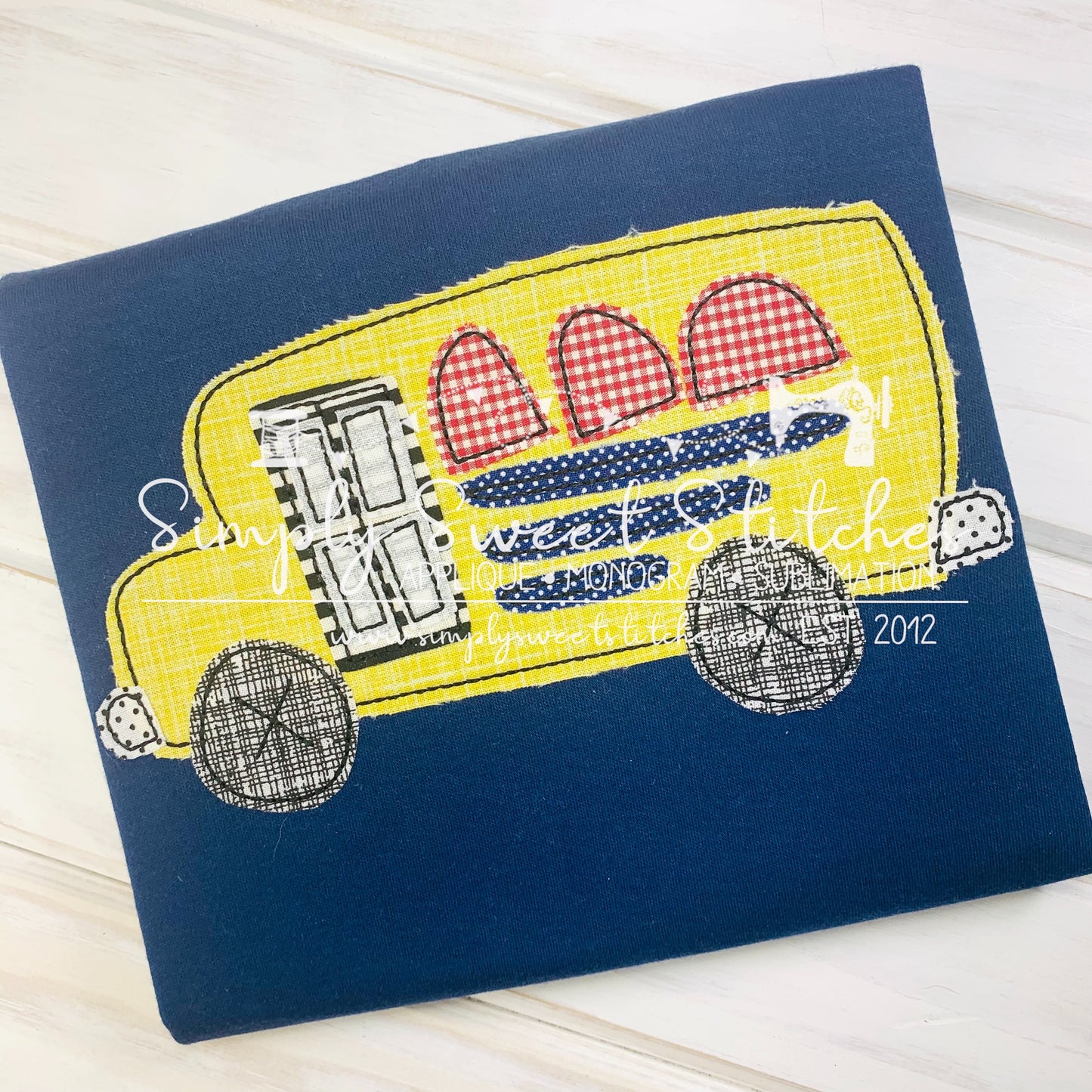 2510 - SCHOOL BUS APPLIQUE - CHILD SHIRT