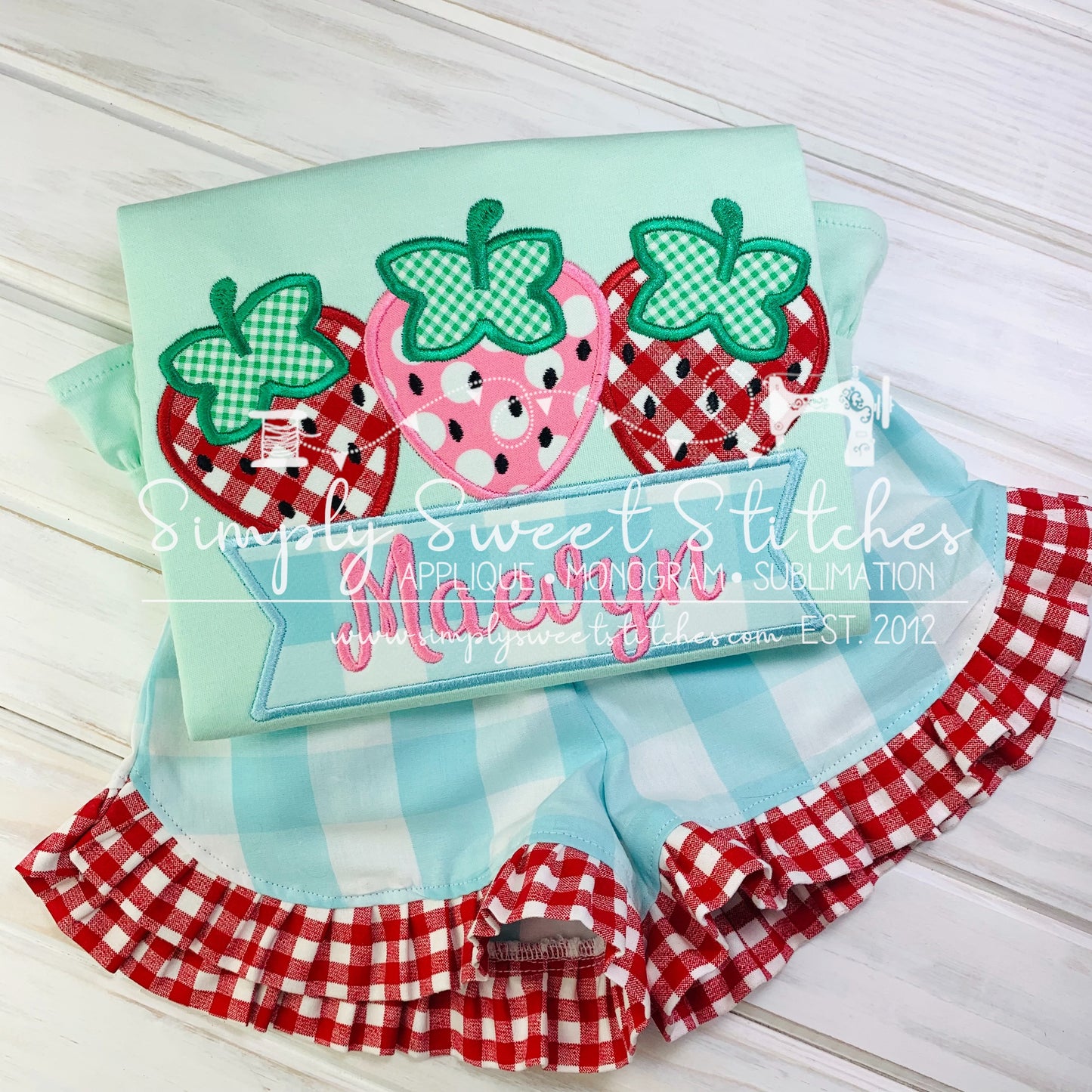 1761 - STRAWBERRY TRIO WITH NAME BANNER - APPLIQUE CHILD SHIRT