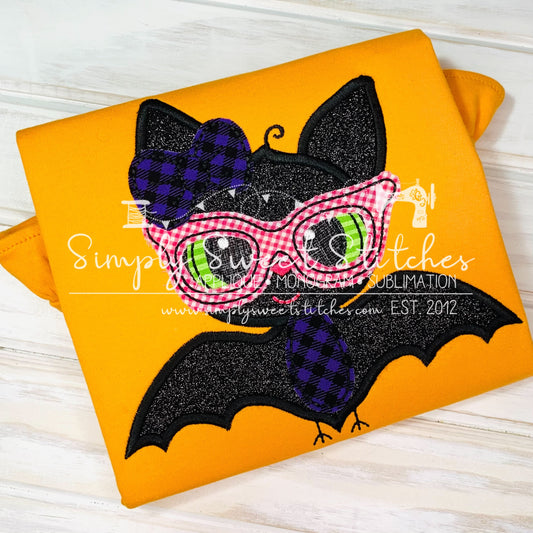 1255 - GIRL BAT WITH GLASSES - APPLIQUE CHILD SHIRT