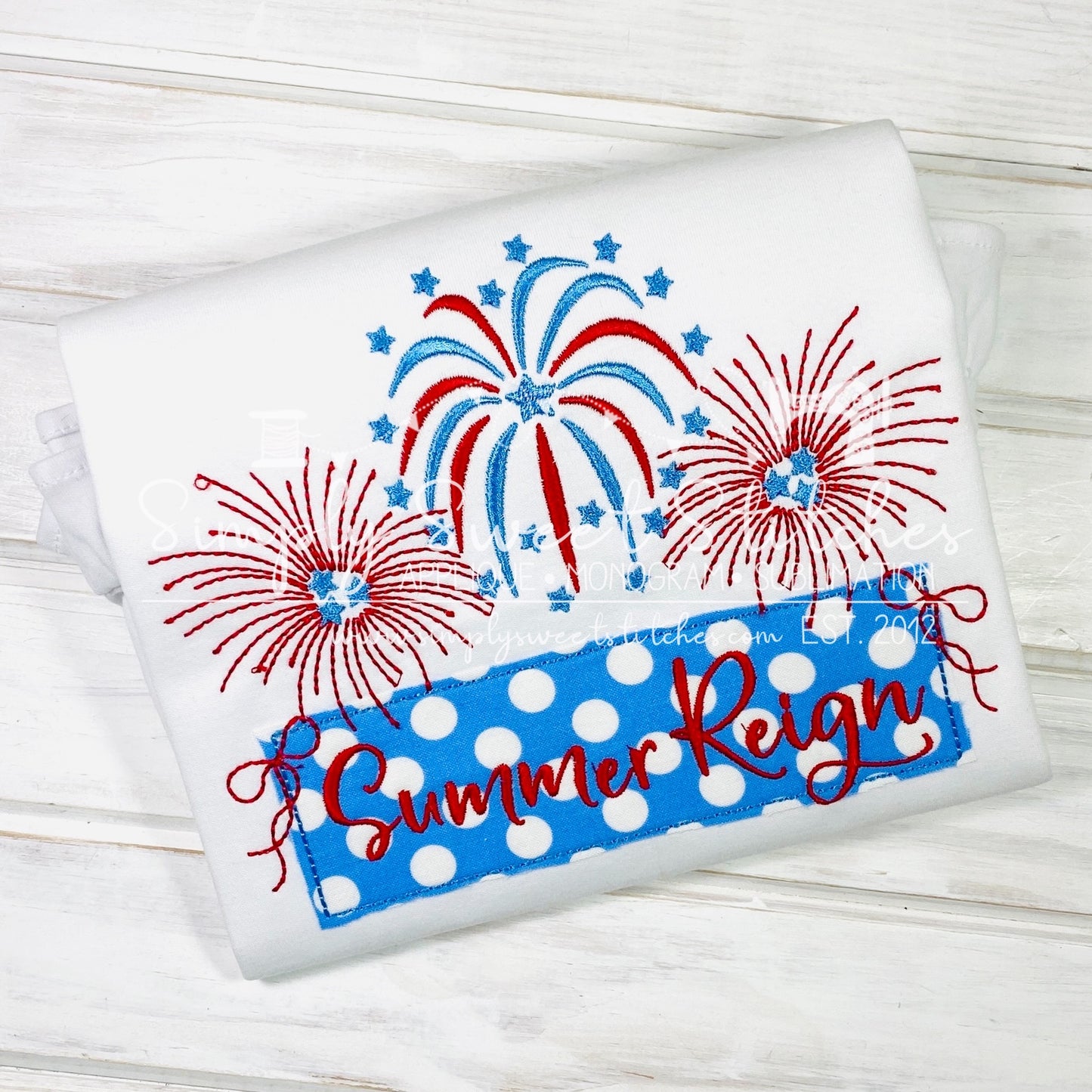 2008 - FIREWORKS WITH NAME BANNER AND BOWS - APPLIQUE CHILD SHIRT