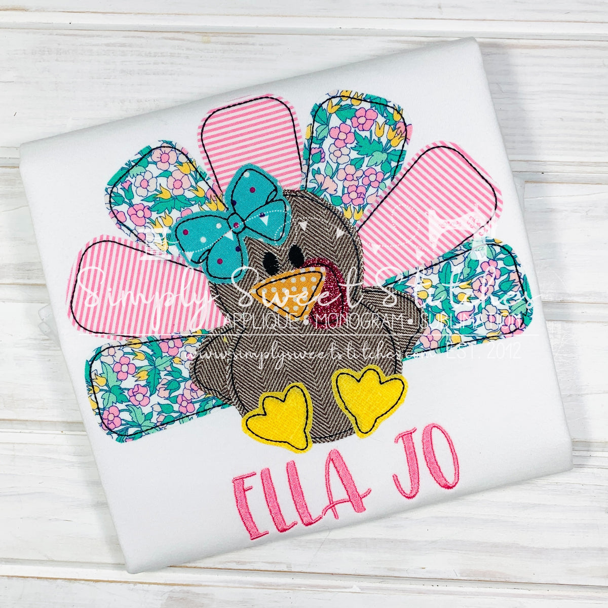 1479 - GIRL TURKEY WITH BOW - APPLIQUE CHILD SHIRT