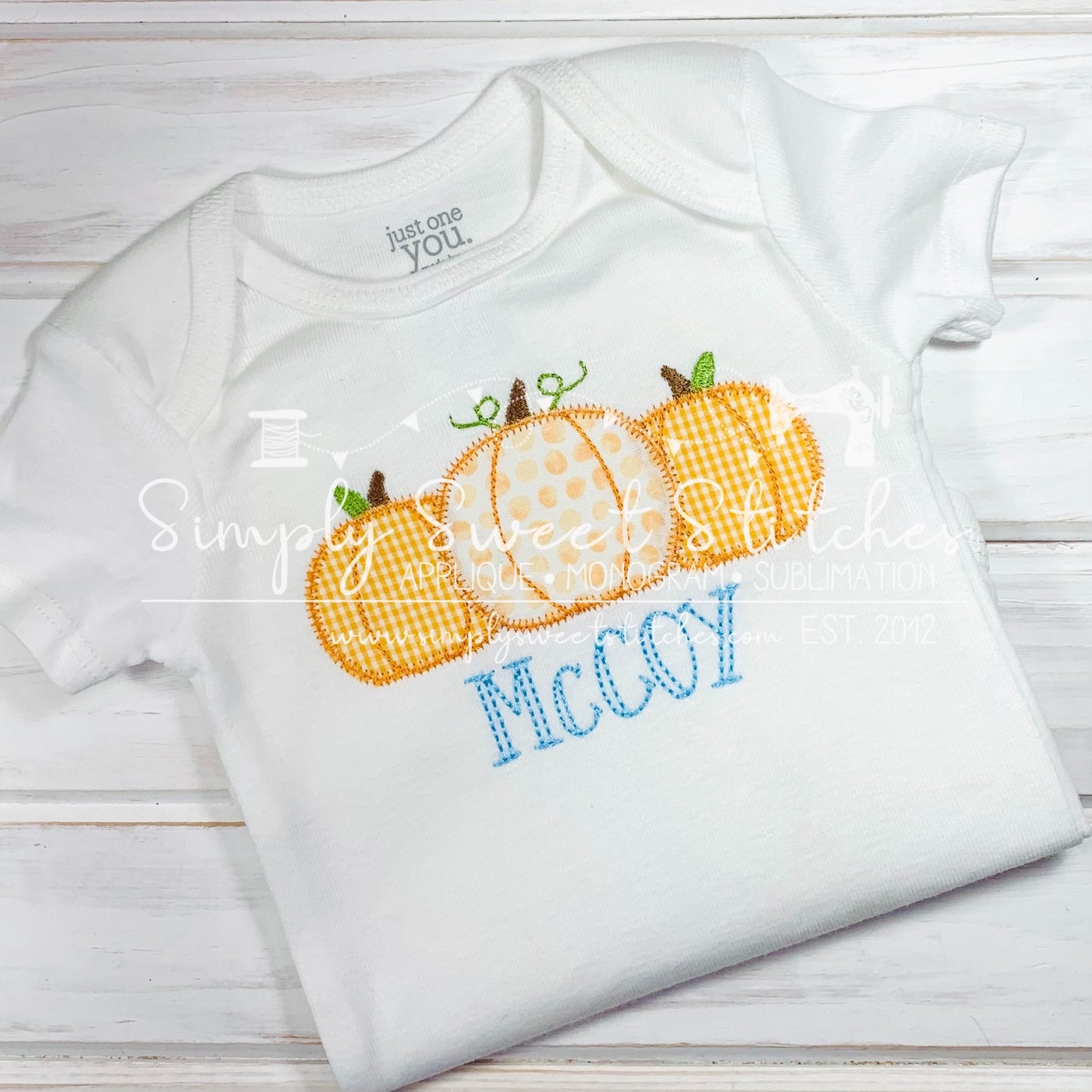 1770 - PUMPKIN TRIO - APPLIQUE CHILD SHIRT