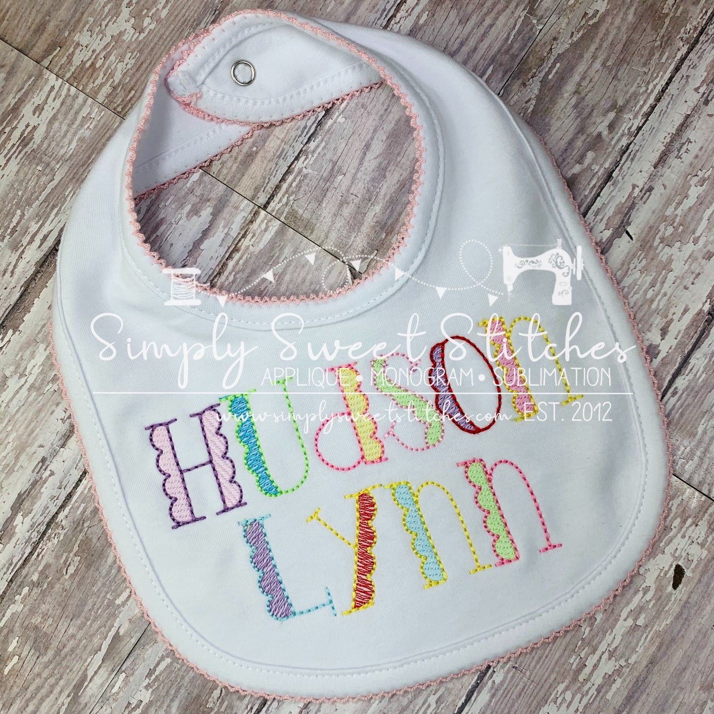 1219 - GIRL NAME - EMBROIDERY BIB