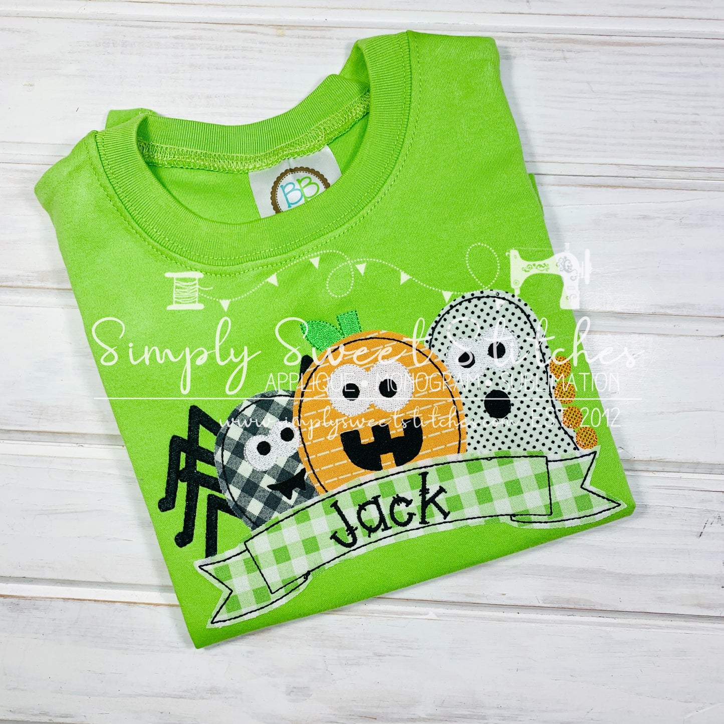 1806 - BOY HALLOWEEN TRIO WITH BANNER - APPLIQUE CHILD SHIRT