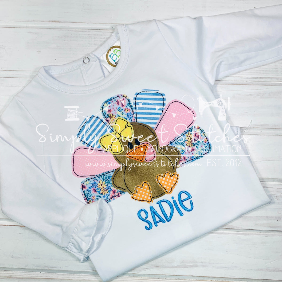 1479 - GIRL TURKEY WITH BOW - APPLIQUE CHILD SHIRT