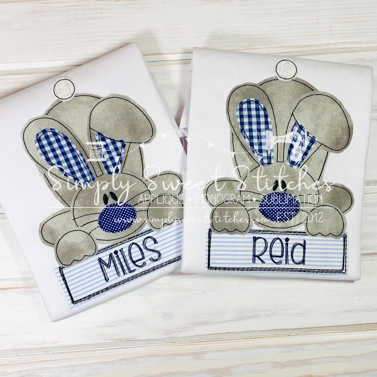1516 - BOY EASTER BUNNY PEEKER WITH NAME - APPLIQUE - CHILD SHIRT
