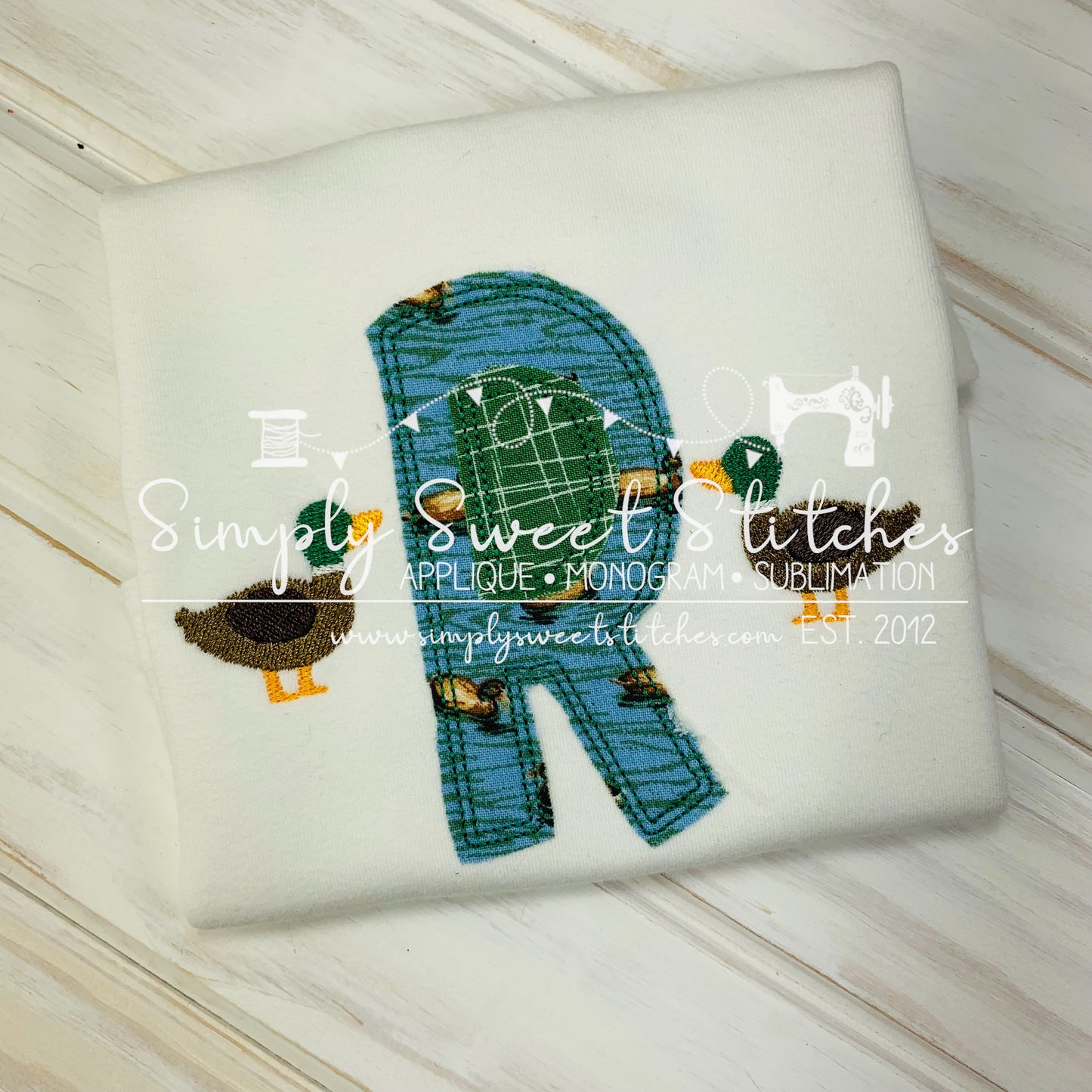 1793 - LETTER WITH MINI DUCK - APPLIQUE CHILD SHIRT