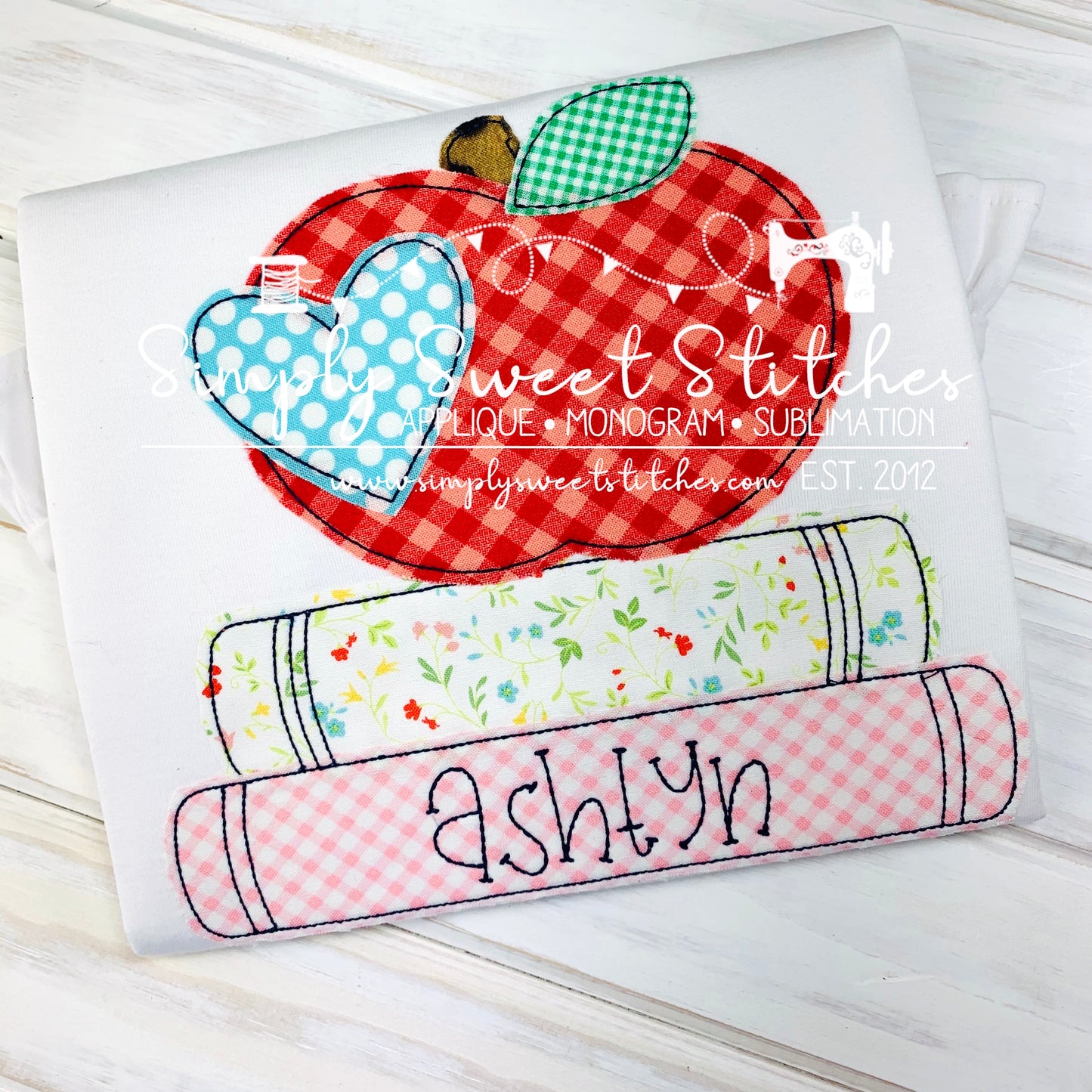1738 - APPLE WITH HEART STACKED BOOKS - APPLIQUE CHILD SHIRT