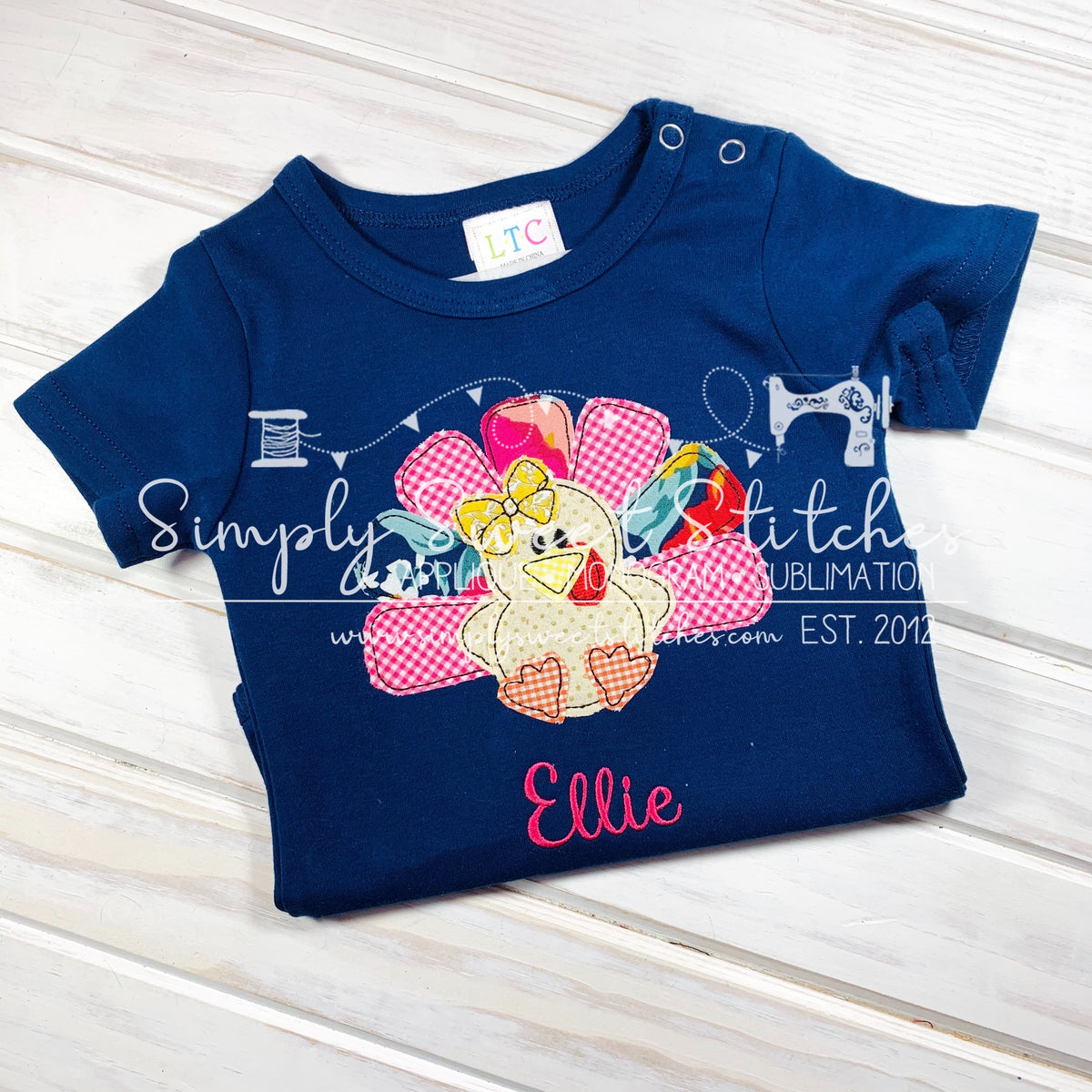 1479 - GIRL TURKEY WITH BOW - APPLIQUE CHILD SHIRT