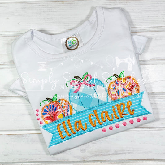 1186 - GIRLY PUMPKIN TRIO WITH BANNER - APPLIQUE CHILD SHIRT