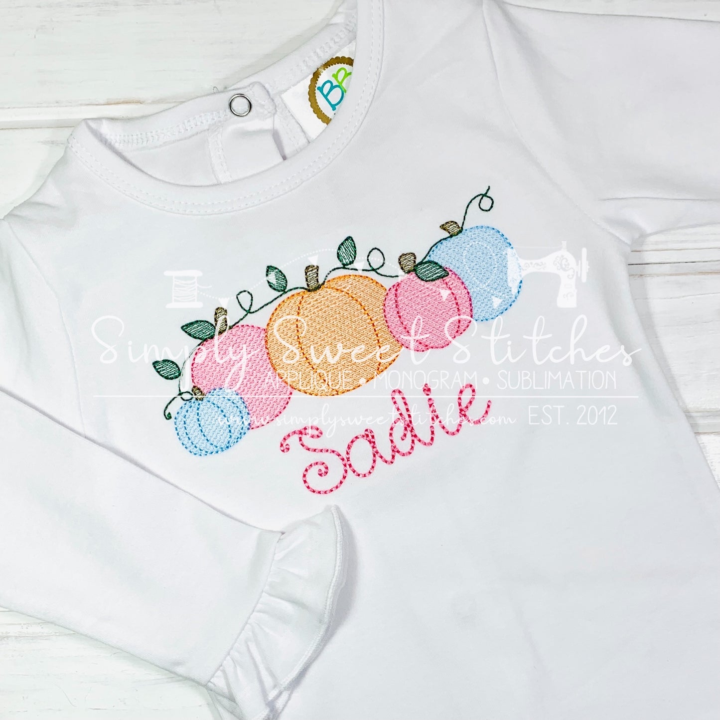 2136 - GIRL PUMPKIN PATCH ON A VINE - SKETCH CHILD SHIRT