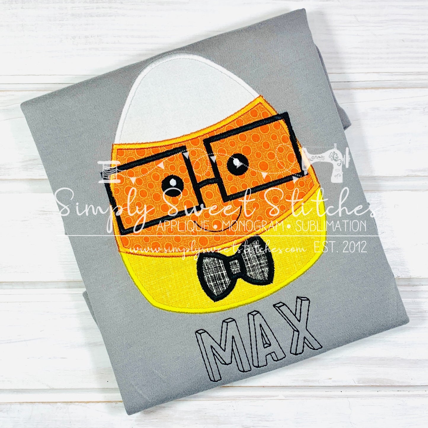 1099 - CANDY CORN BOY WITH GLASSES - APPLIQUE CHILD SHIRT