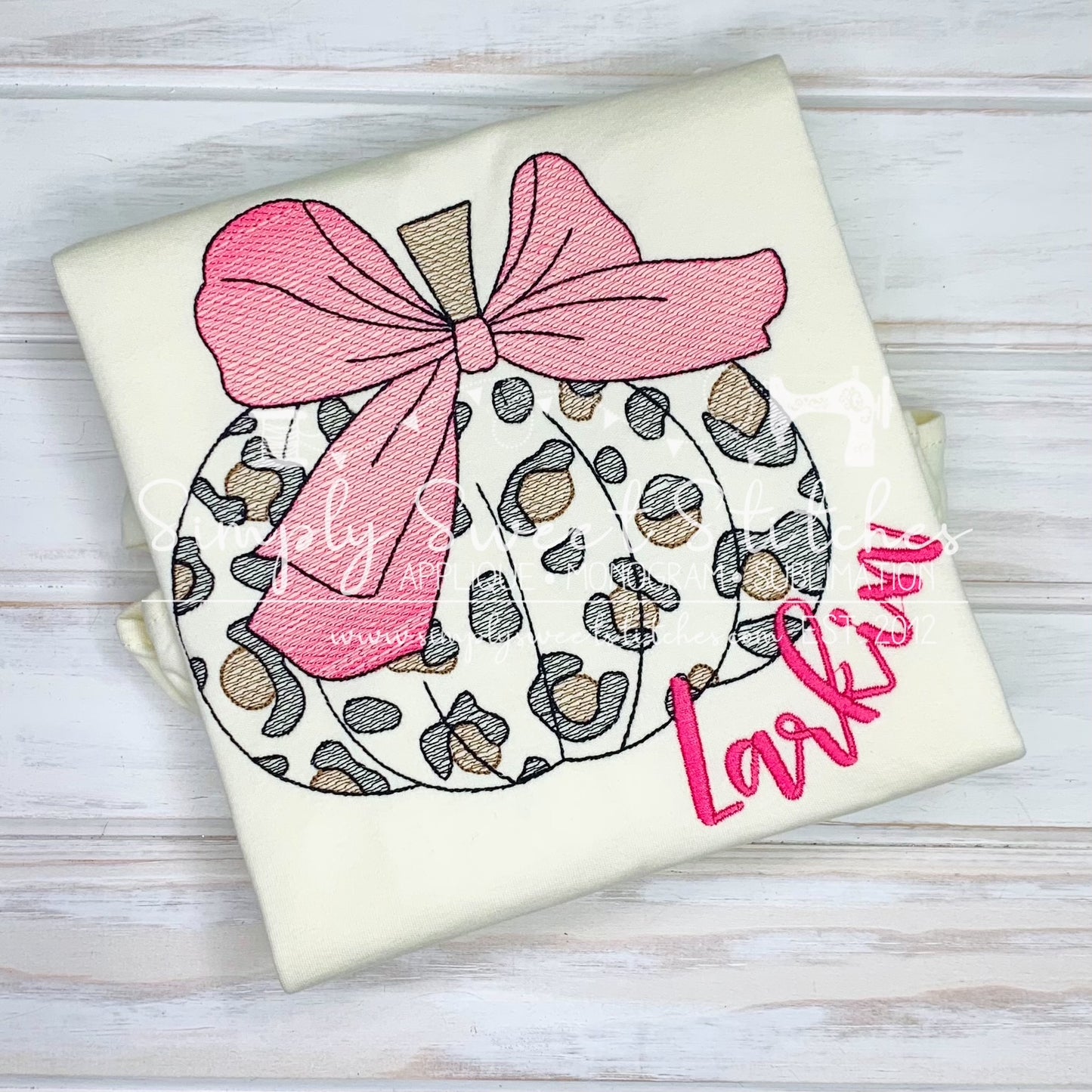 1825 - CHEETAH PUMPKIN WITH BOW - SKETCH CHILD SHIRT