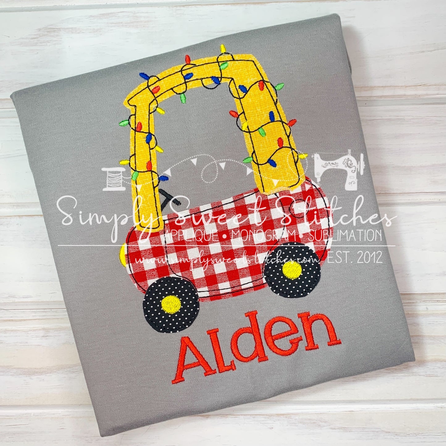 1190 - COUPE WITH CHRISTMAS LIGHTS - APPLIQUE CHILD SHIRT