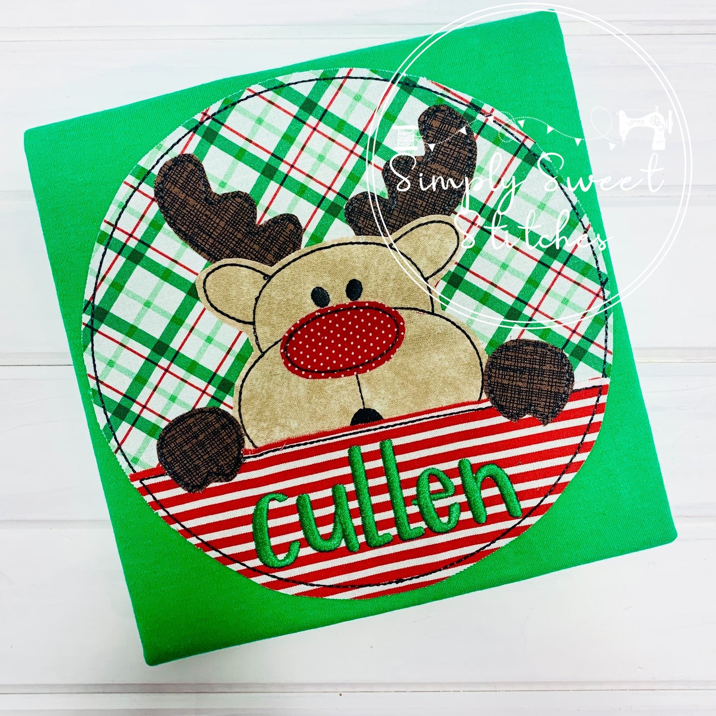 2186 - BOY REINDEER PEEKER - APPLIQUE CHILD SHIRT