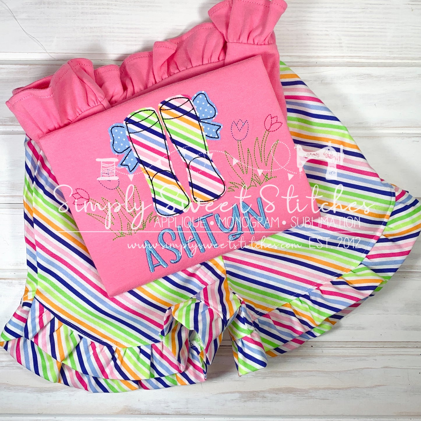 1348 - RAIN BOOTS WITH BOWS SKETCH - APPLIQUE CHILD SHIRT