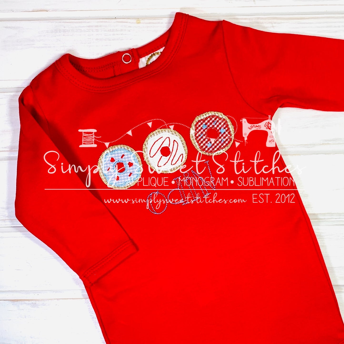 1921 - HEART AND DOUGHNUTS TRIO - APPLIQUE CHILD SHIRT