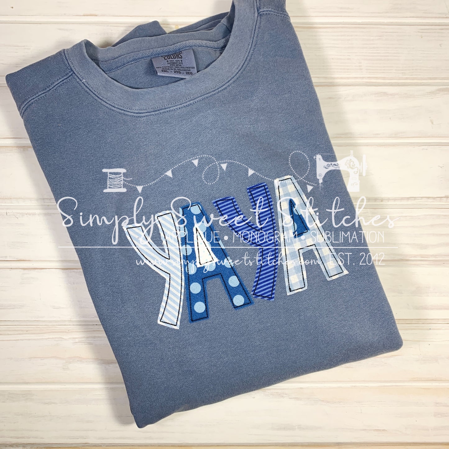 2038 - GRANDPARENT NAME APPLIQUE - ADULT SHIRT