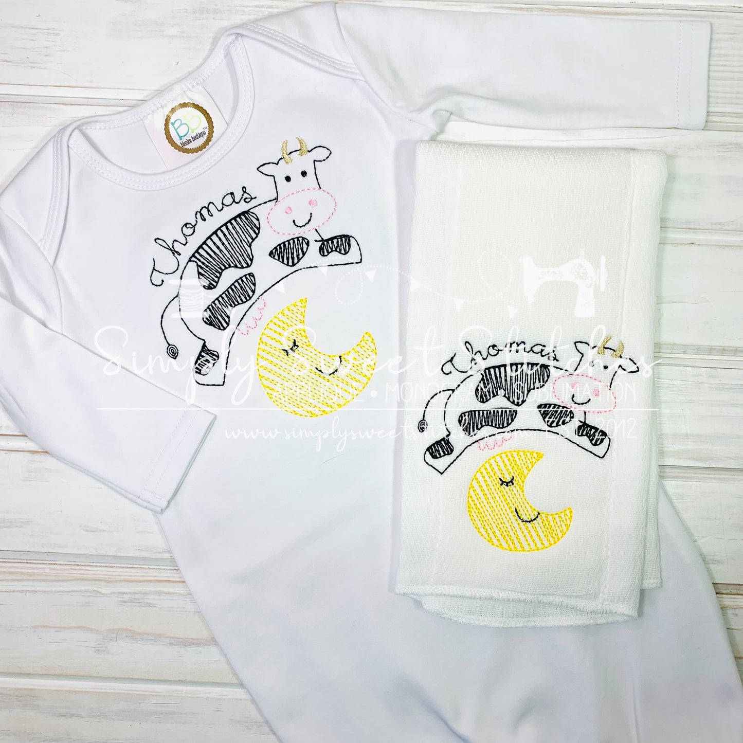 2140 - COW JUMPED OVER THE MOON - SKETCH BABY GOWN