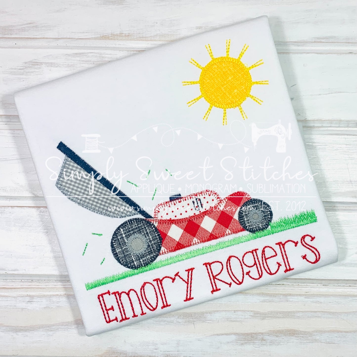 1346 - BOY LAWNMOWER WITH SUNSHINE - APPLIQUE CHILD SHIRT