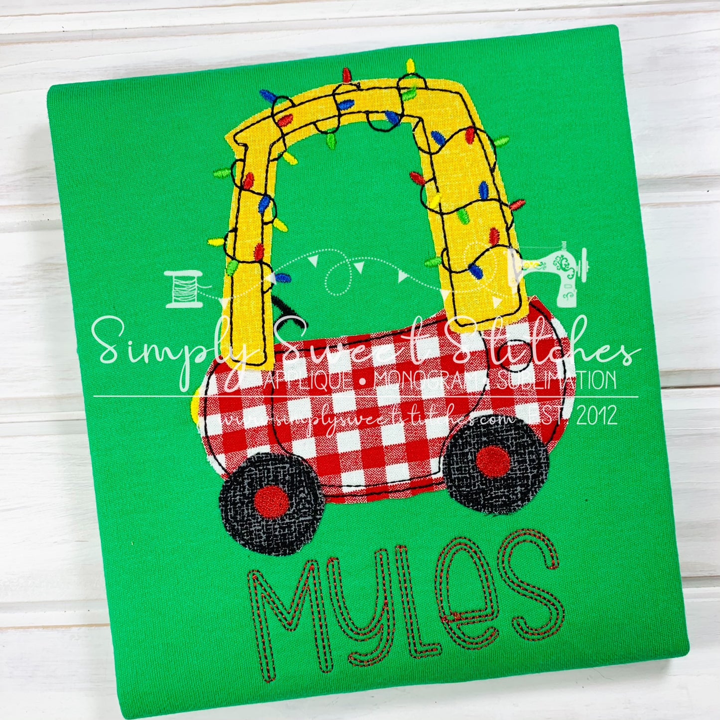 1190 - COUPE WITH CHRISTMAS LIGHTS - APPLIQUE CHILD SHIRT