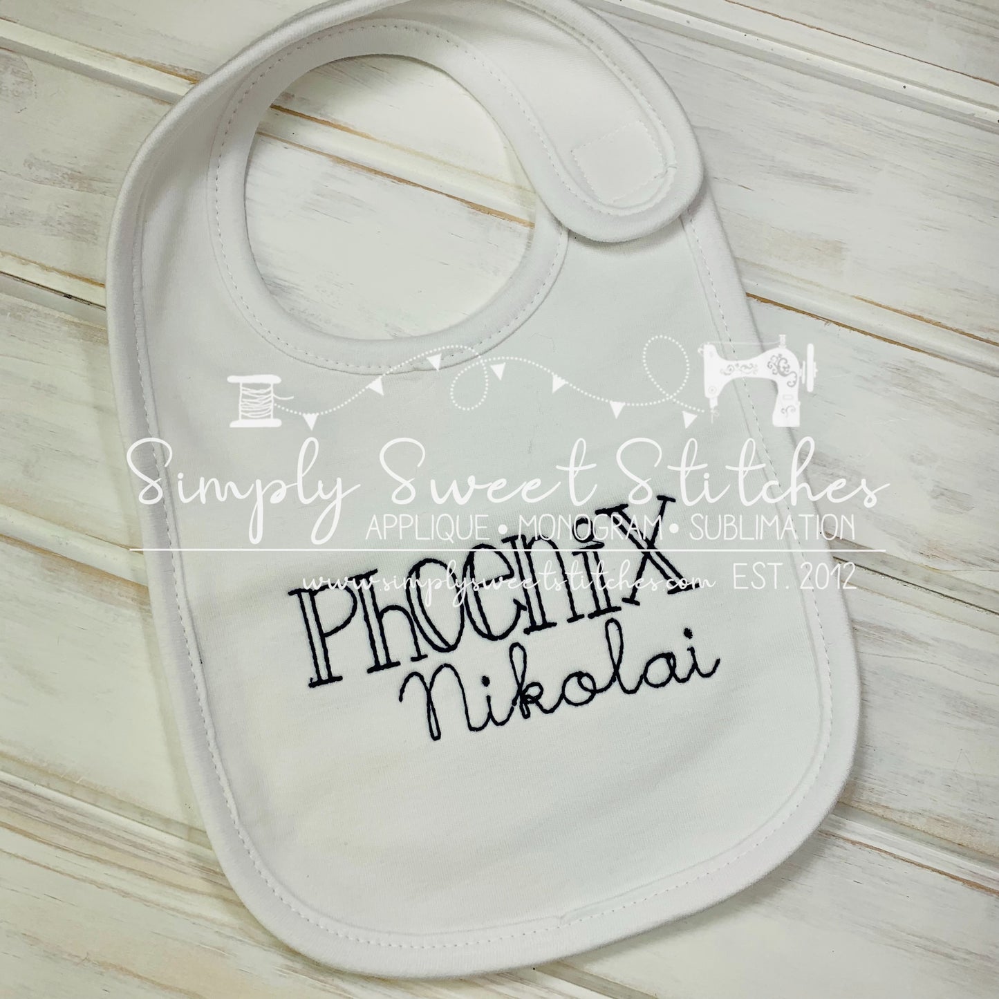 1218 - BOY NAME - EMBROIDERY BIB