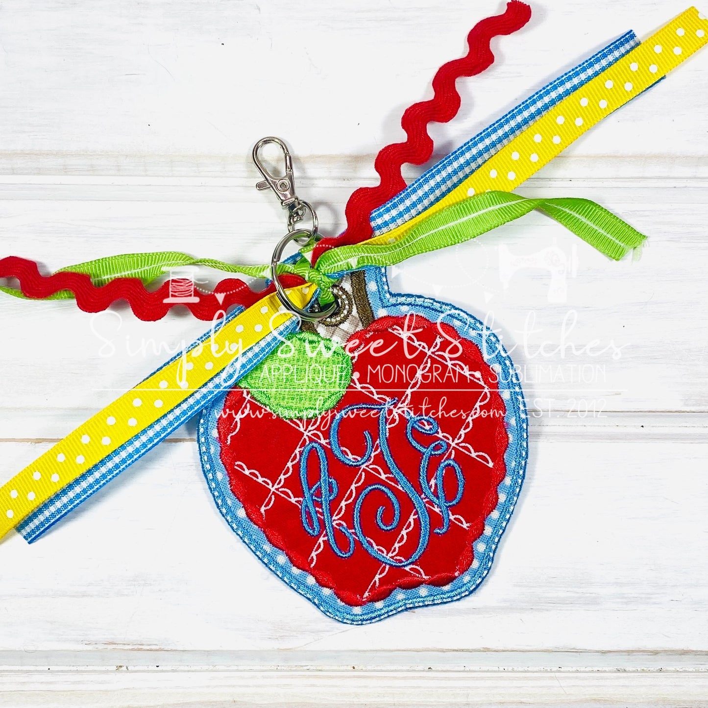 2095 - APPLE APPLIQUE - BAG TAG