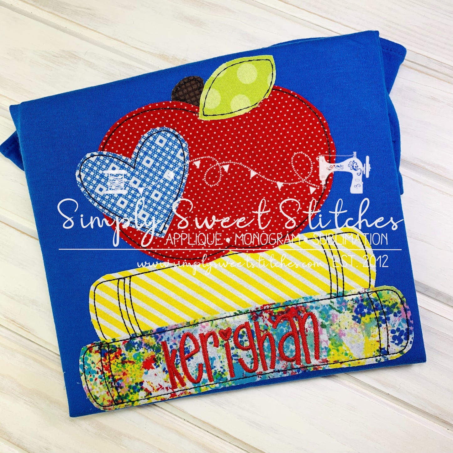 1738 - APPLE WITH HEART STACKED BOOKS - APPLIQUE CHILD SHIRT