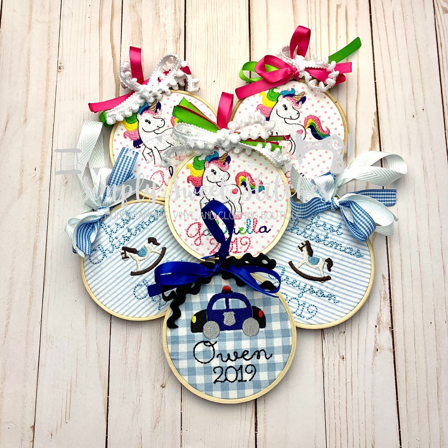 1142 - POLICE CAR - EMBROIDERY ORNAMENT